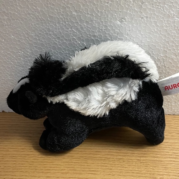 Aurora Skunk Plush “Lil Sachet” Fluffy Tail Realistic Stuffed Animal Toy 8” Inch - Picture 2 of 11